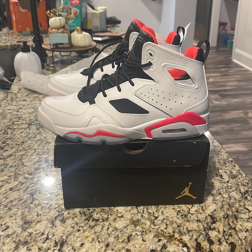 JORDAN FLTCLB 91 size 8